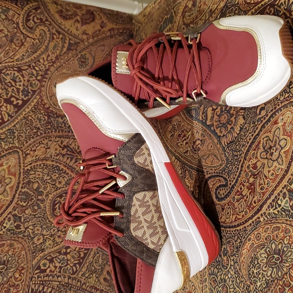 Women's Michael Kors casual gym shoe